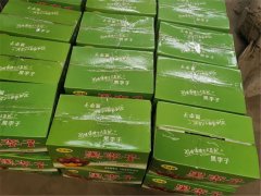 8月10日，商丘利菲爾特開(kāi)展高溫送清涼活動(dòng)